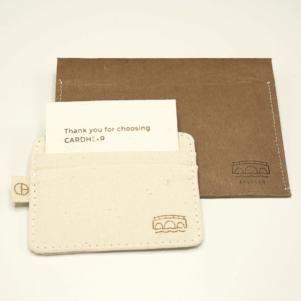 CARDHEIR Bruggen Edition – cardholder with engraved packaging and “Thank you for choosing CARDHEIR” insert card