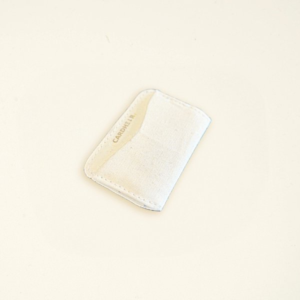 Handmade cardholder – Monogram Edition by CARDHEIR – front view with laser-engraved Cardheir Wordmark.